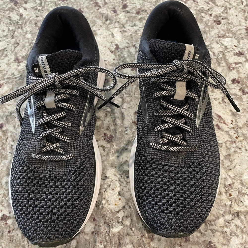 Women’s Brooks Revels tennis shoe